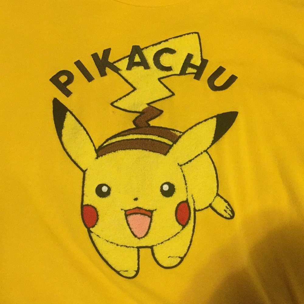 Pikachu pullover - Picture 2 of 2